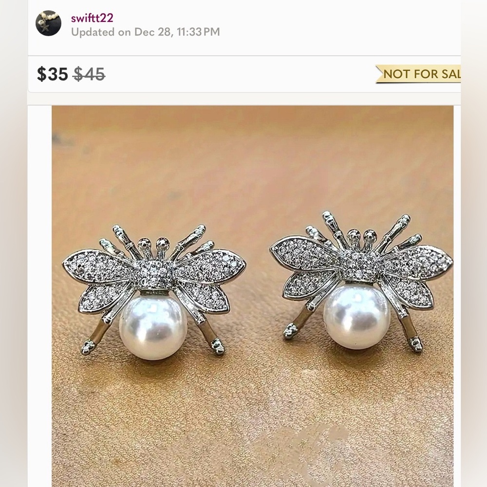 💛 Blingy Bee Faux Pearls & CZs Stud Earrings